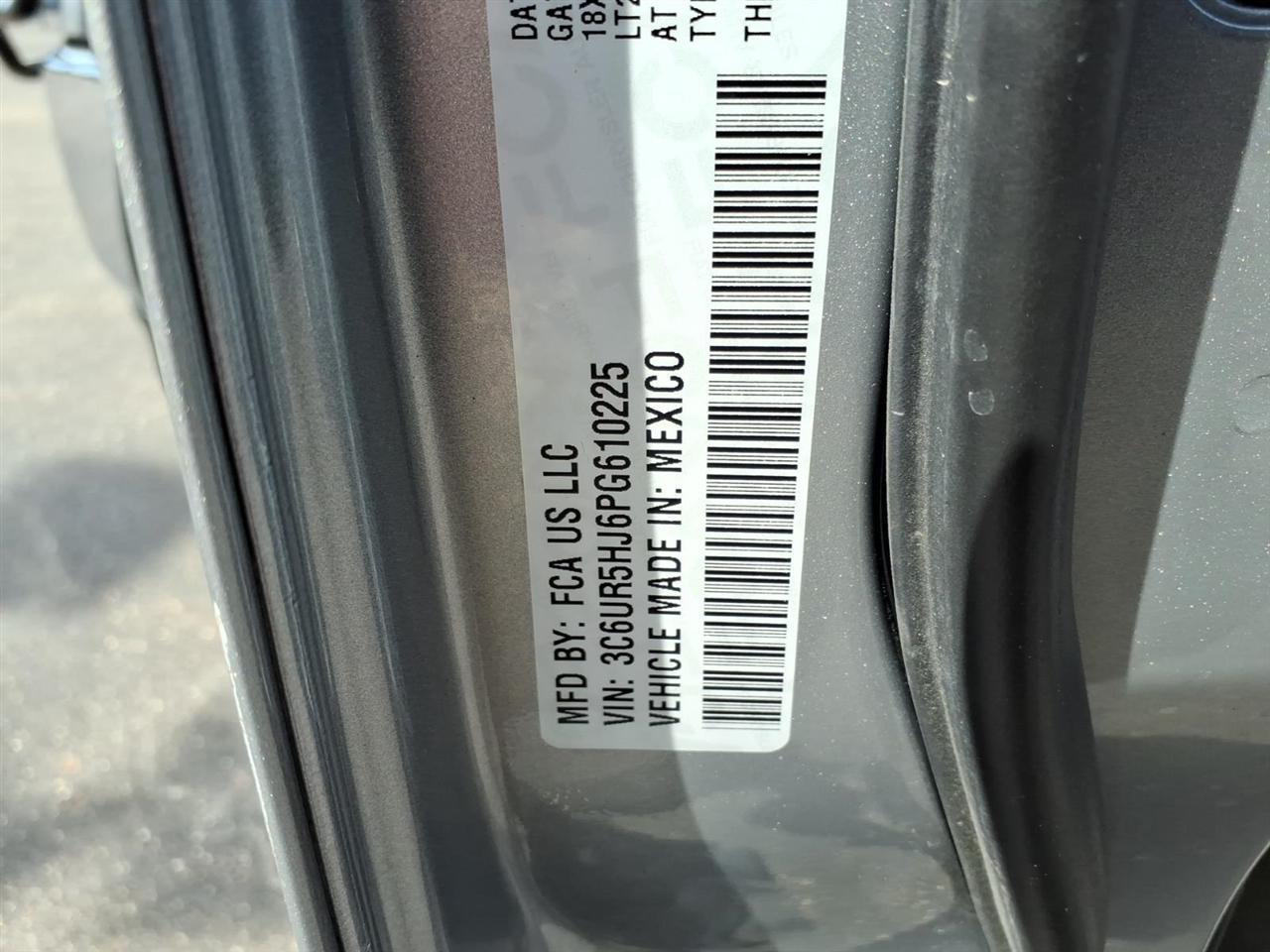 RAM 2500 Tradesman 4x4 Crew Cab 8' Box 2023