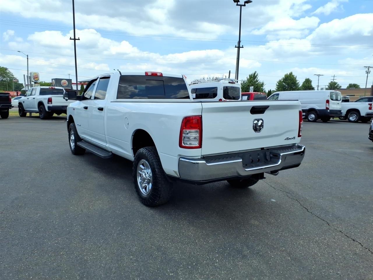 RAM 2500 Tradesman 4x4 Crew Cab 8' Box 2022