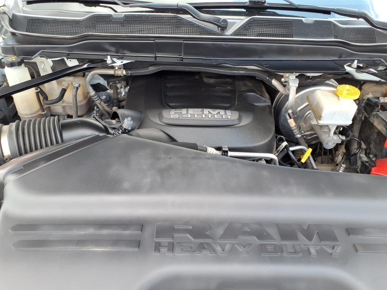 RAM 2500 Tradesman 4x4 Crew Cab 8' Box 2022