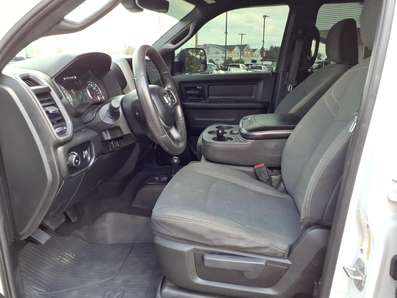 RAM 2500 Tradesman 4x4 Crew Cab 8' Box 2022