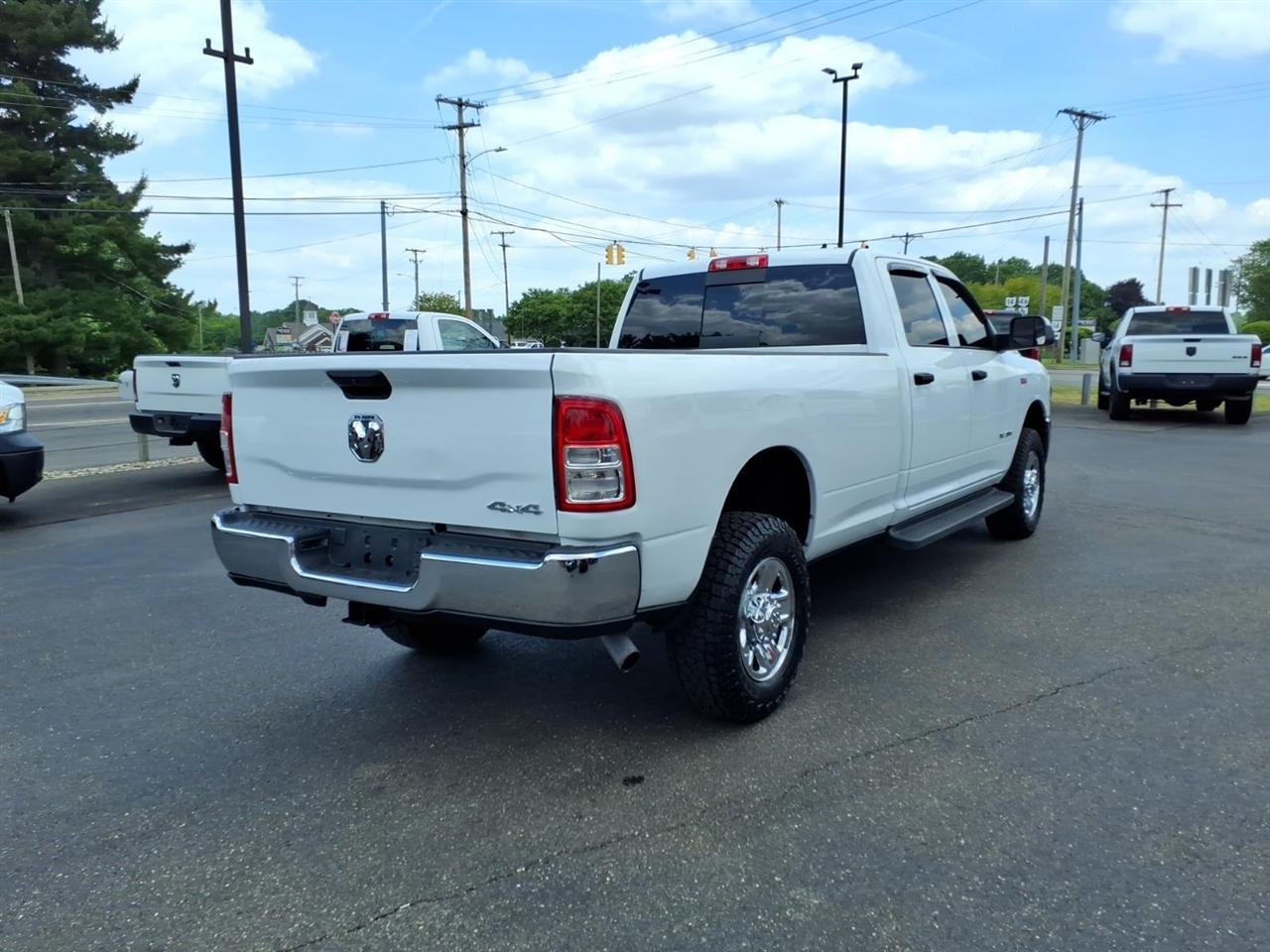 RAM 2500 Tradesman 4x4 Crew Cab 8' Box 2022