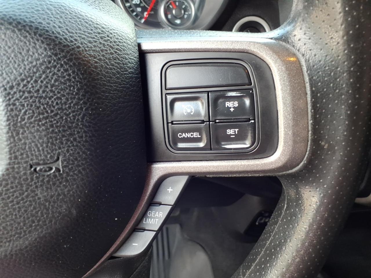 RAM 2500 Tradesman 4x4 Crew Cab 8' Box 2022
