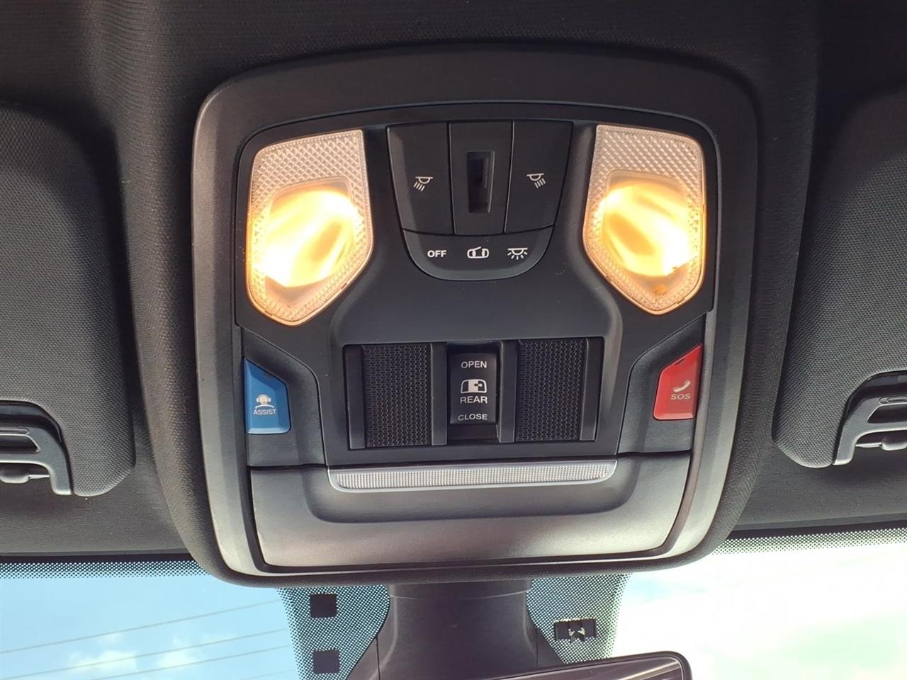 RAM 2500 Tradesman 4x4 Crew Cab 8' Box 2022
