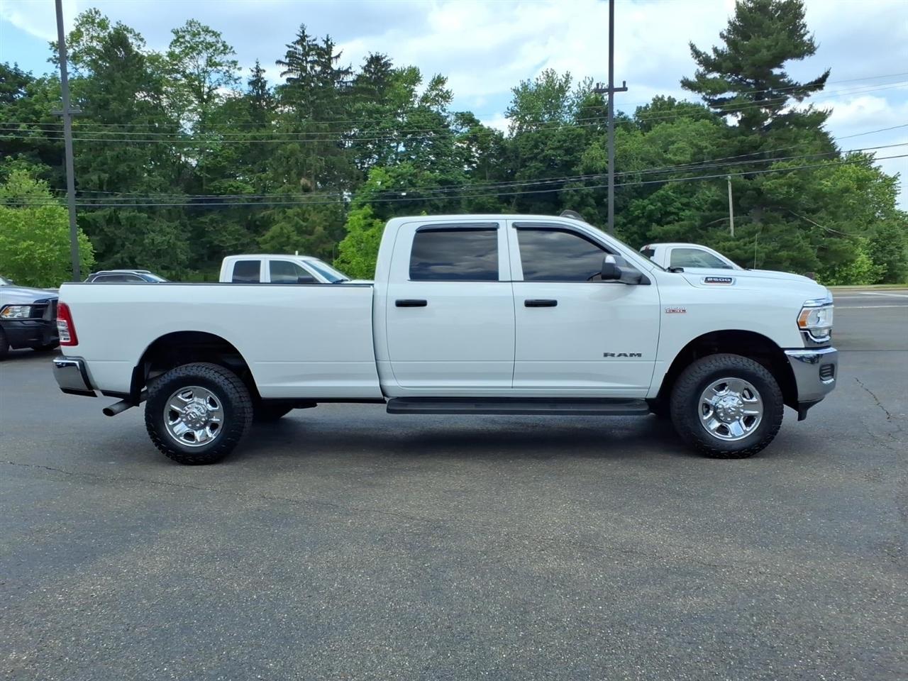 RAM 2500 Tradesman 4x4 Crew Cab 8' Box 2022