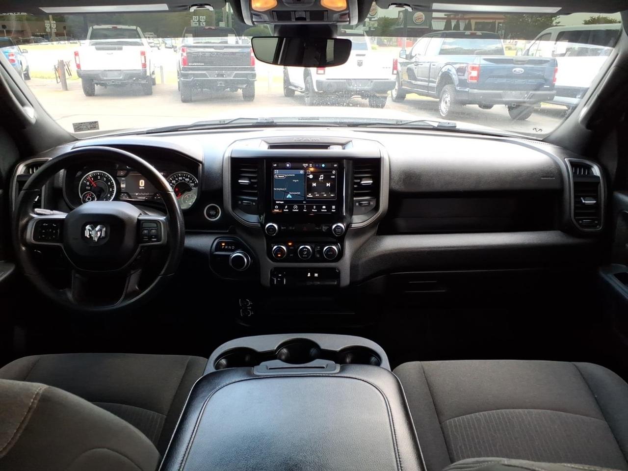 RAM 2500 Tradesman 4x4 Crew Cab 8' Box 2022