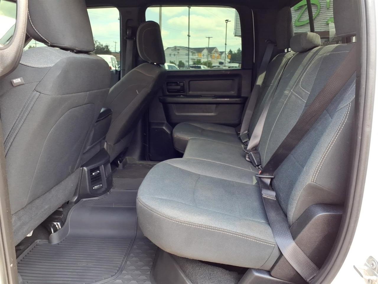 RAM 2500 Tradesman 4x4 Crew Cab 8' Box 2022