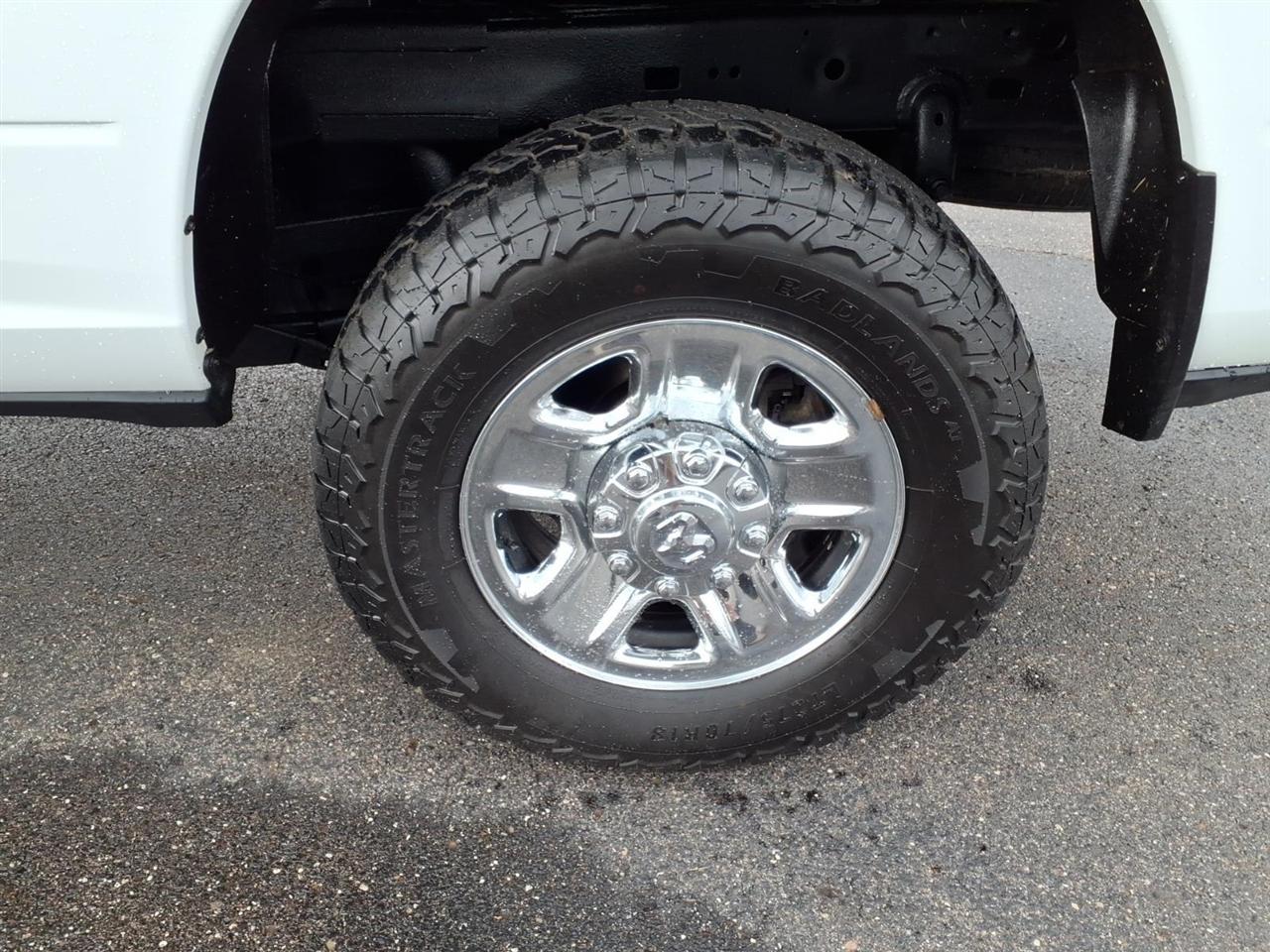 RAM 2500 Tradesman 4x4 Crew Cab 8' Box 2024