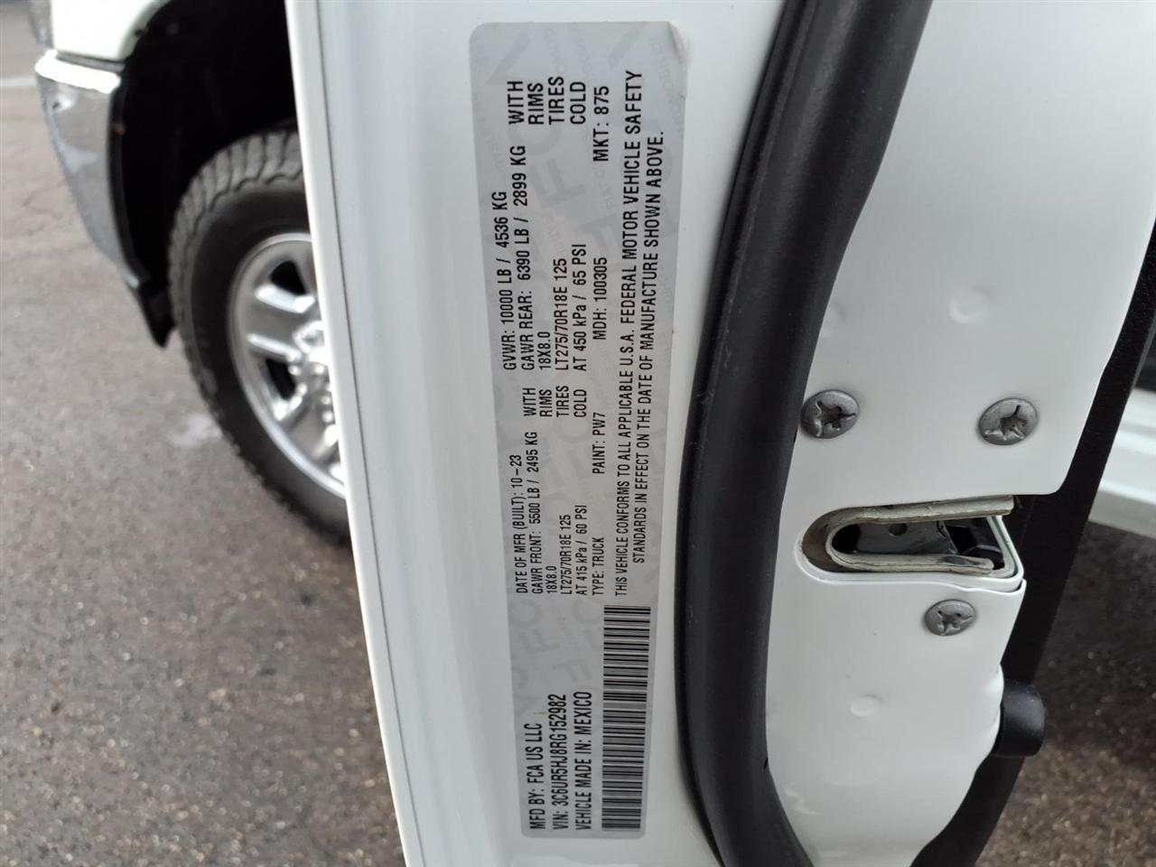 RAM 2500 Tradesman 4x4 Crew Cab 8' Box 2024