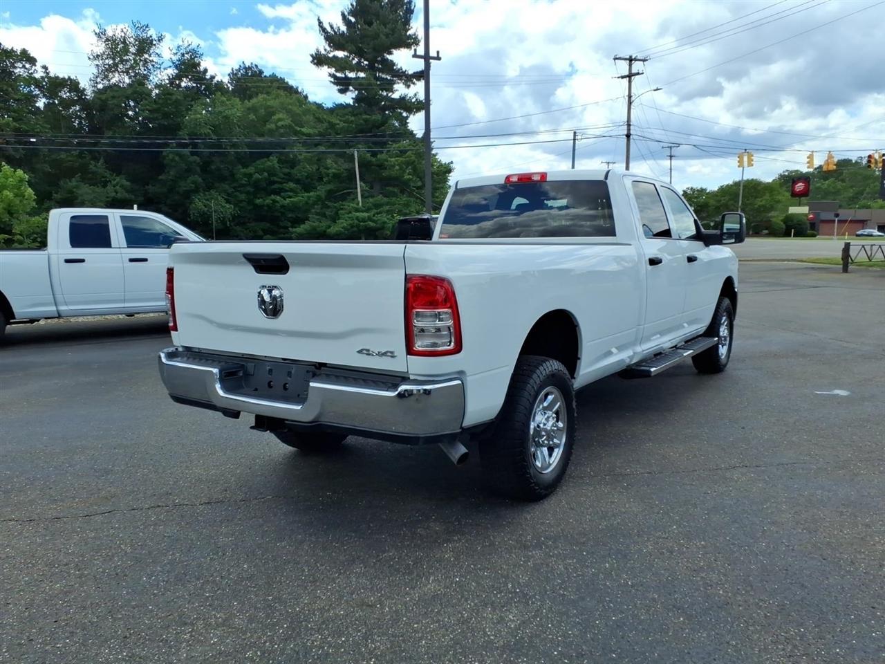 RAM 2500 Tradesman 4x4 Crew Cab 8' Box 2024