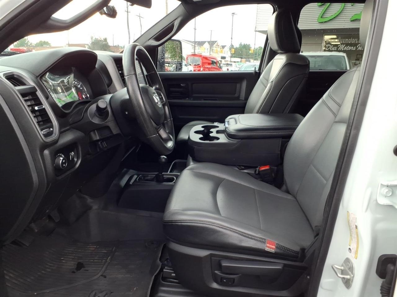 RAM 2500 Tradesman 4x4 Crew Cab 8' Box 2024