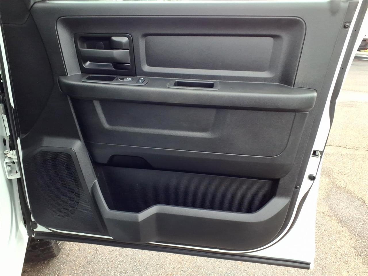 RAM 2500 Tradesman 4x4 Crew Cab 8' Box 2024