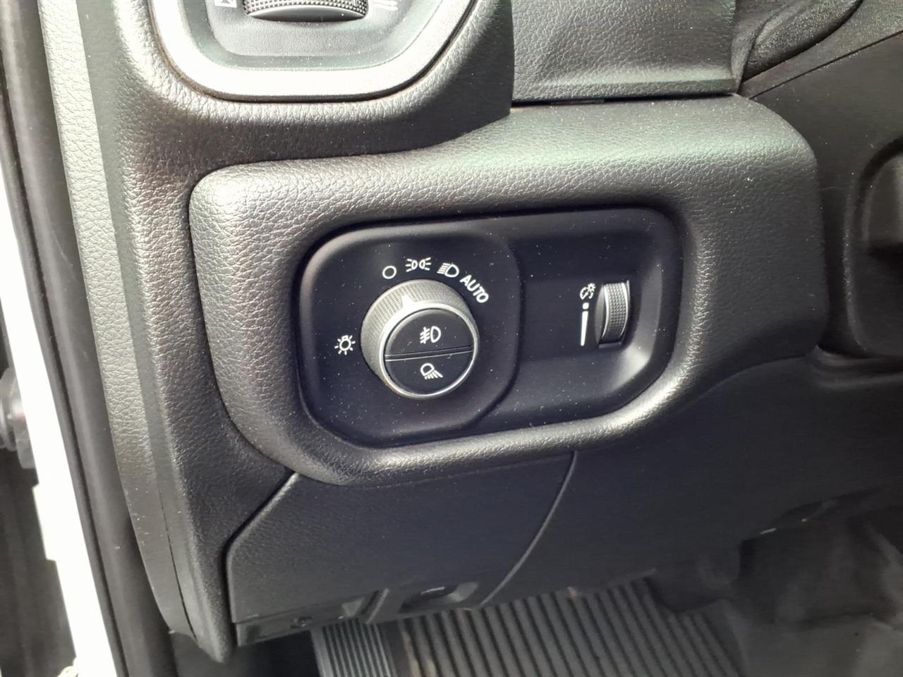 RAM 2500 Tradesman 4x4 Crew Cab 8' Box 2024