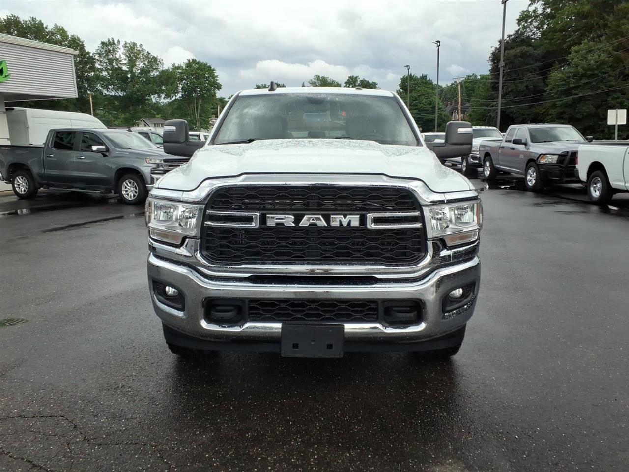 RAM 2500 Tradesman 4x4 Crew Cab 8' Box 2024