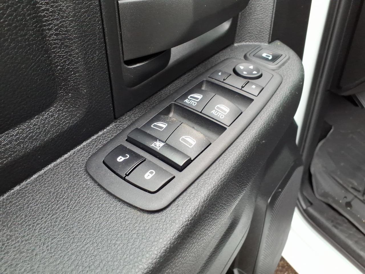 RAM 2500 Tradesman 4x4 Crew Cab 8' Box 2024