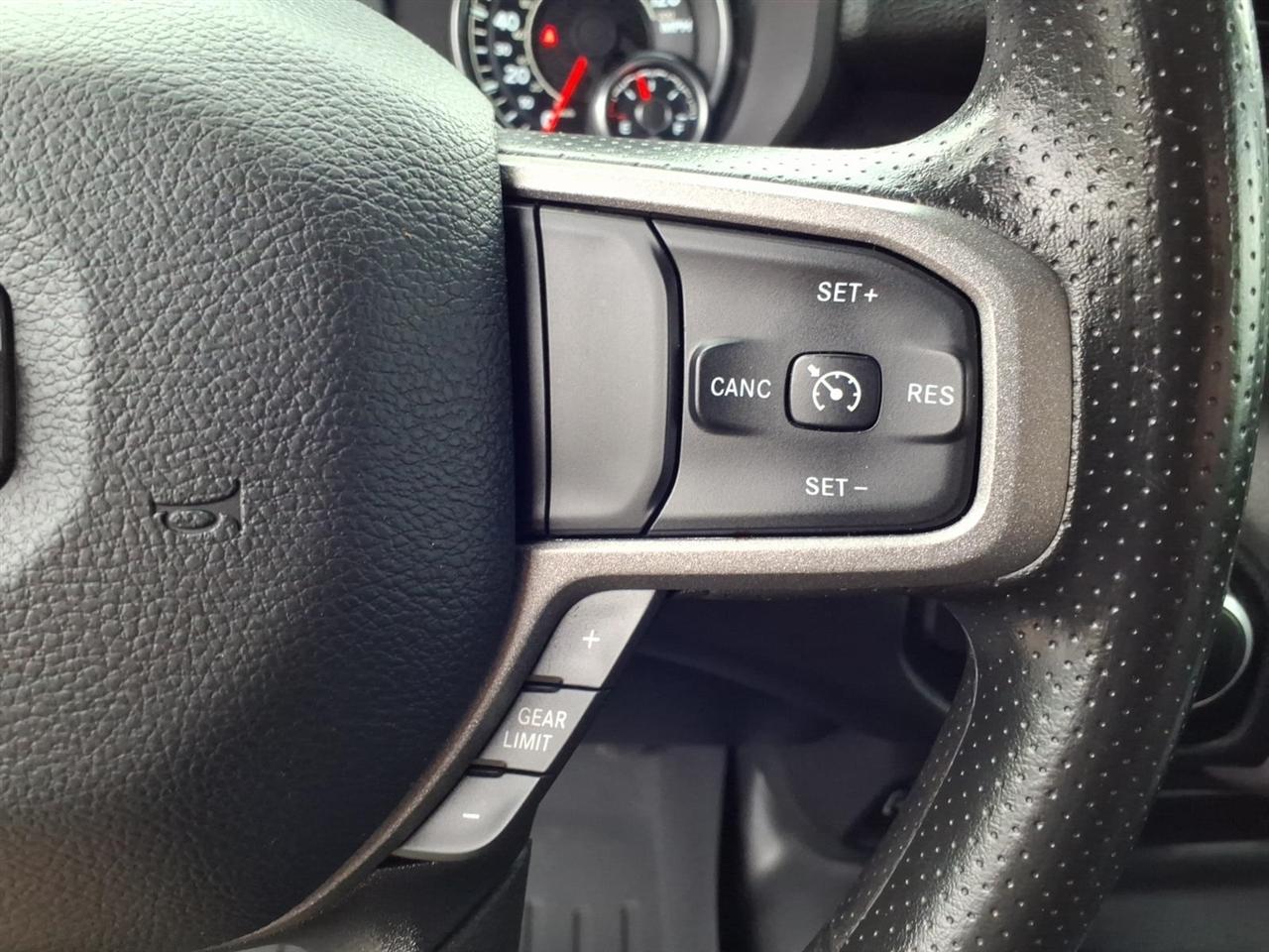 RAM 2500 Tradesman 4x4 Crew Cab 8' Box 2024