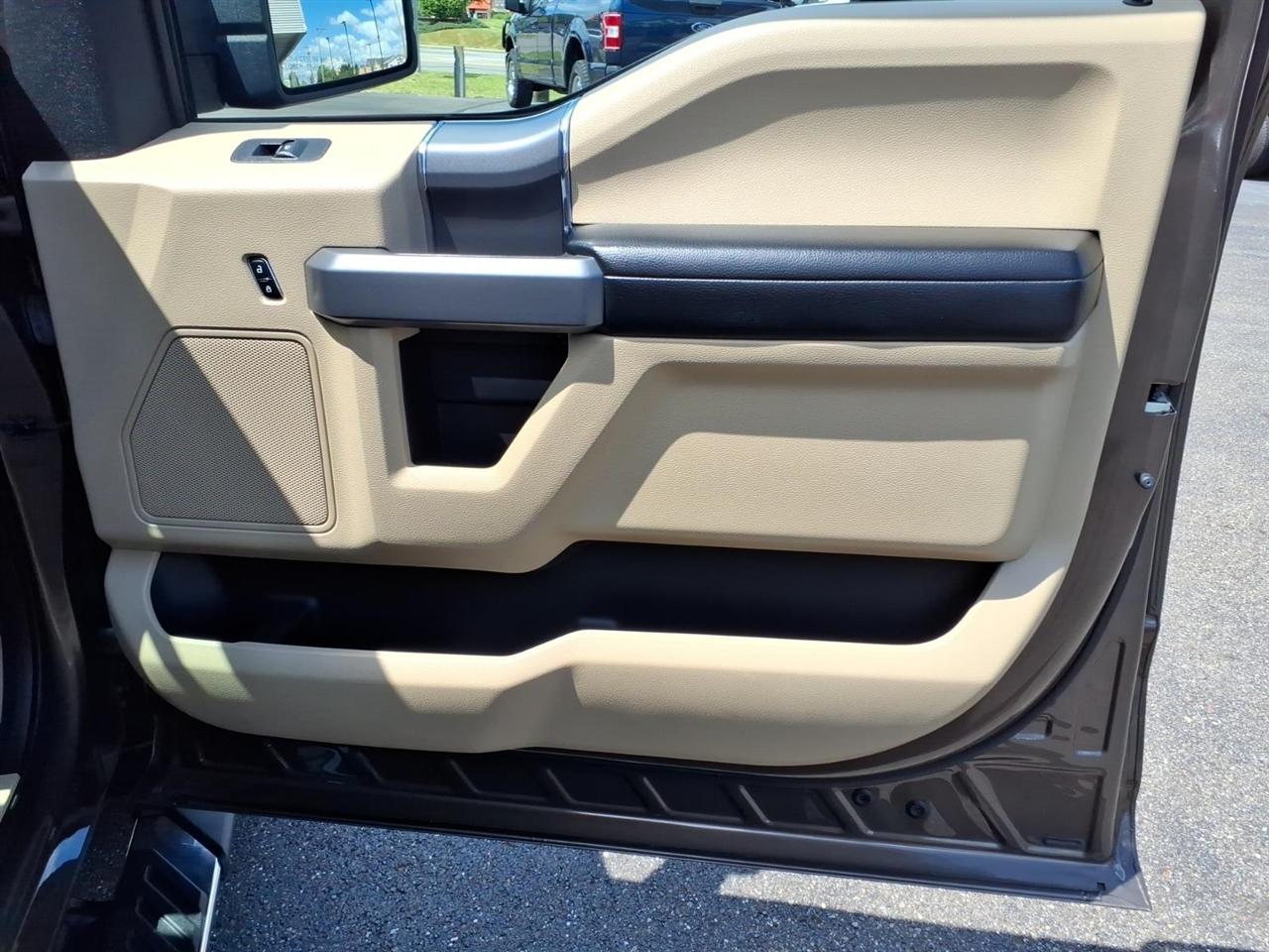 Ford F-150 XL 4WD SuperCrew 5.5' Box 2017
