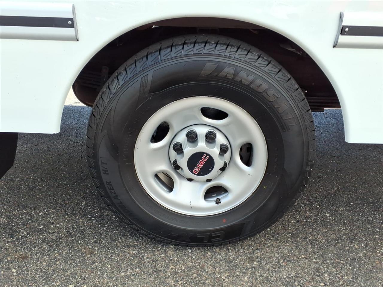 GMC Savana Commercial Cutaway 3500 Van 139" 2023