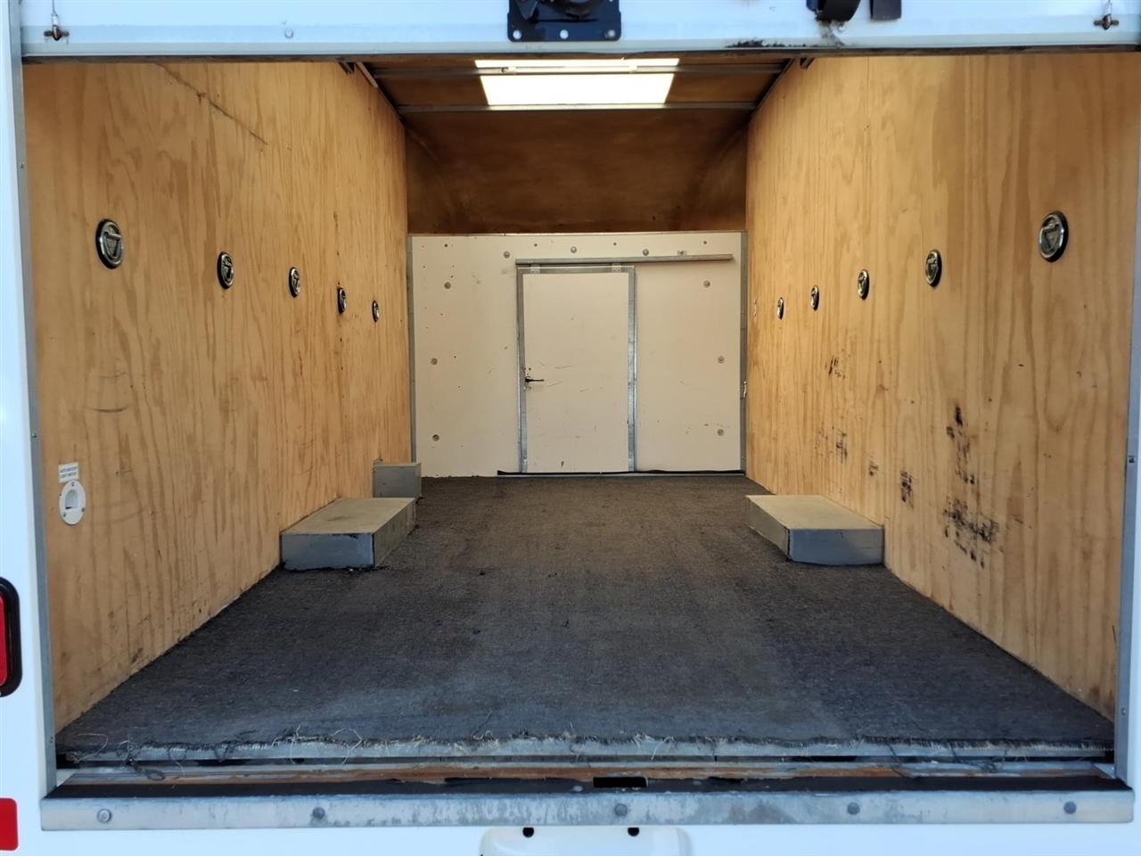 GMC Savana Commercial Cutaway 3500 Van 139" 2023