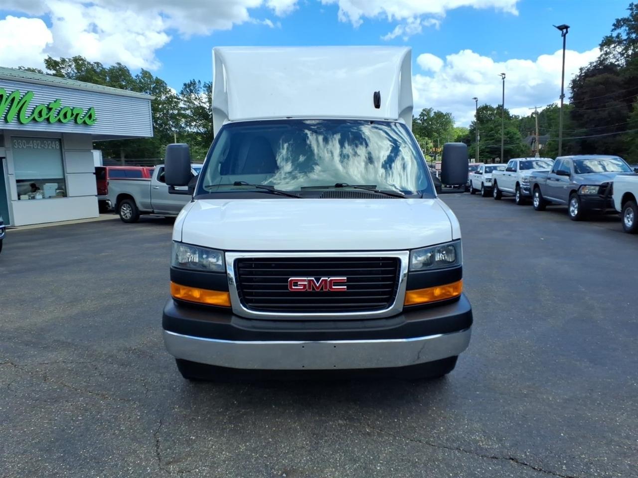 GMC Savana Commercial Cutaway 3500 Van 139" 2023