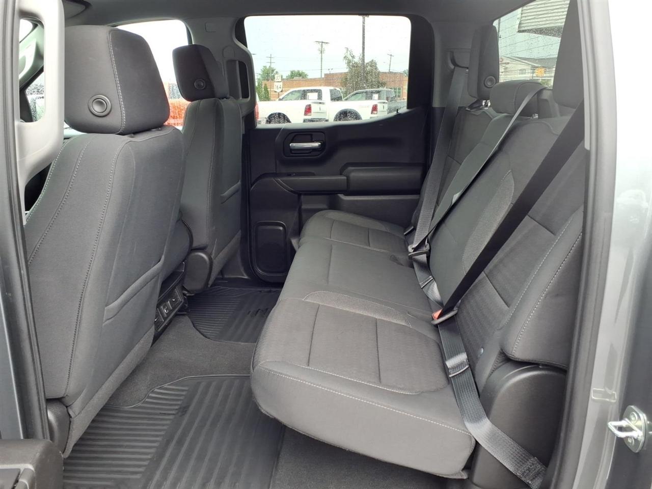 Chevrolet Silverado 1500 4WD Crew Cab 147" LT w/1LT 2021