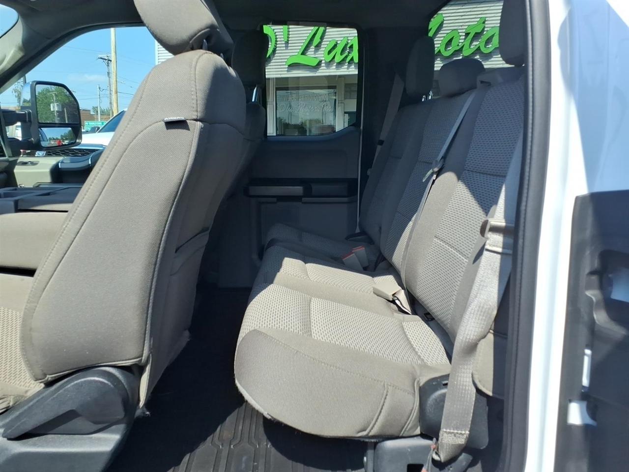 Ford Super Duty F-350 SRW Lariat 4WD SuperCab 8' Box 2019