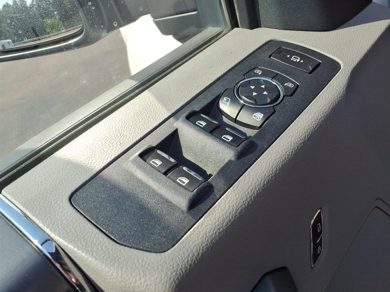 Ford Super Duty F-350 SRW XLT 4WD SuperCab 8' Box 2019