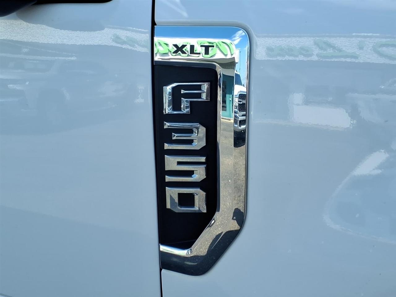 Ford Super Duty F-350 SRW XLT 4WD SuperCab 8' Box 2019