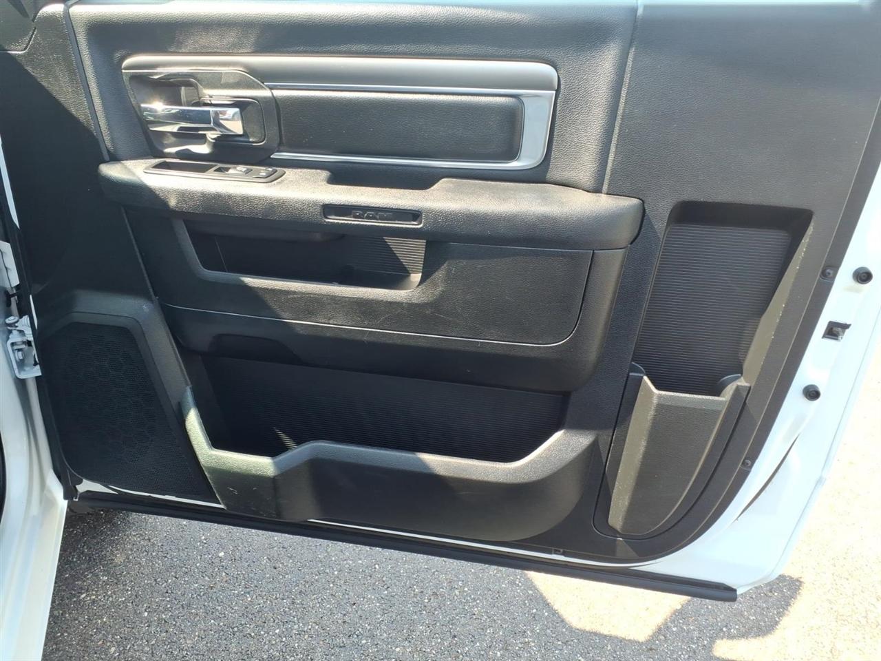 RAM 1500 Classic Tradesman 4x2 Reg Cab 8' Box 2021