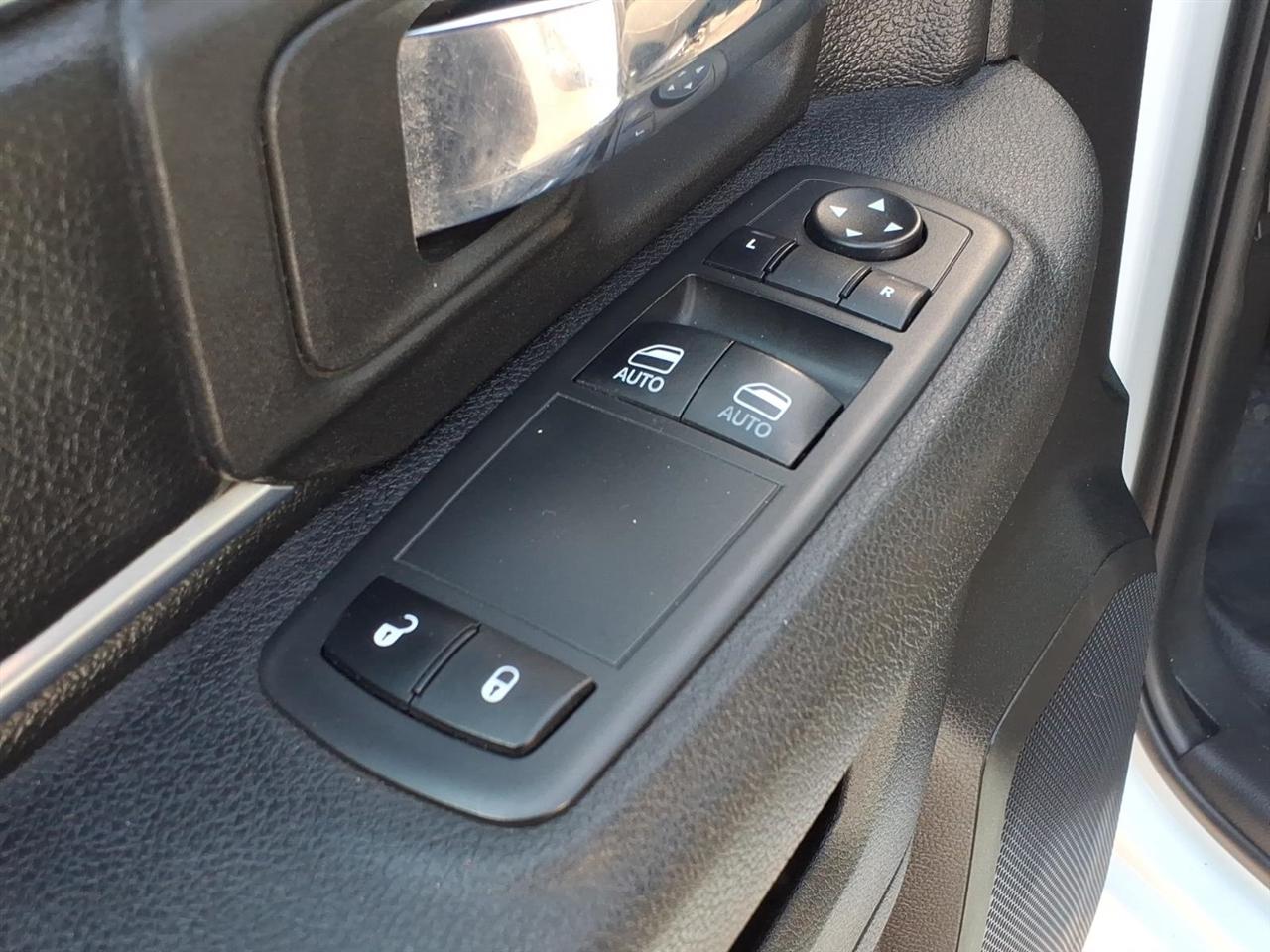 RAM 1500 Classic Tradesman 4x2 Reg Cab 8' Box 2021