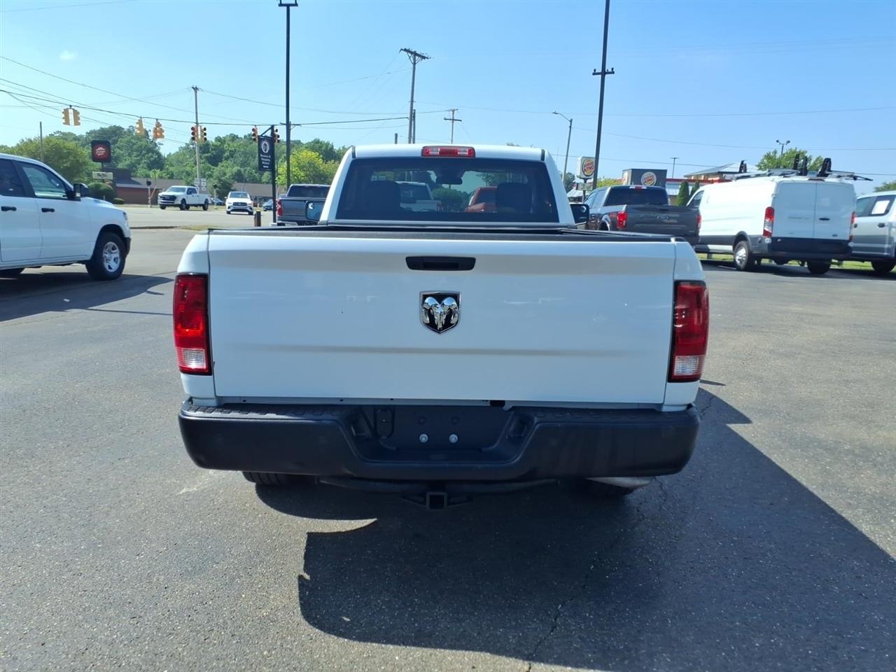 RAM 1500 Classic Tradesman 4x2 Reg Cab 8' Box 2021