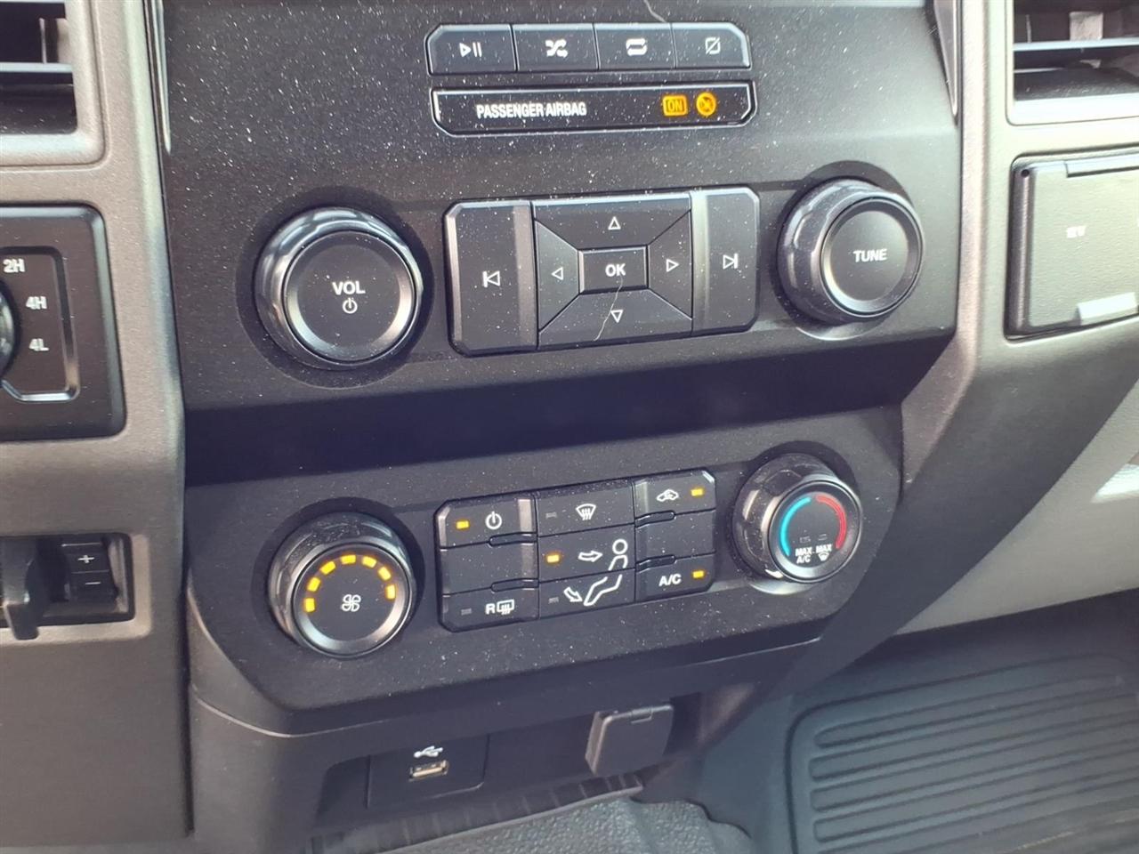 Ford Super Duty F-250 SRW King Ranch 4WD Crew Cab 8' Box 2022
