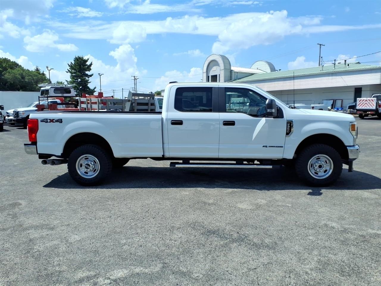 Ford Super Duty F-250 SRW XL 4WD Crew Cab 8' Box 2022