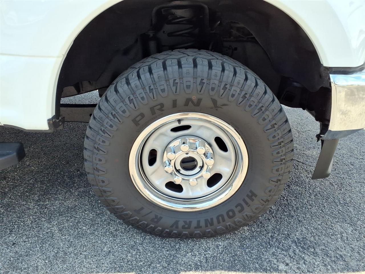 Ford Super Duty F-250 SRW XL 4WD Crew Cab 8' Box 2022