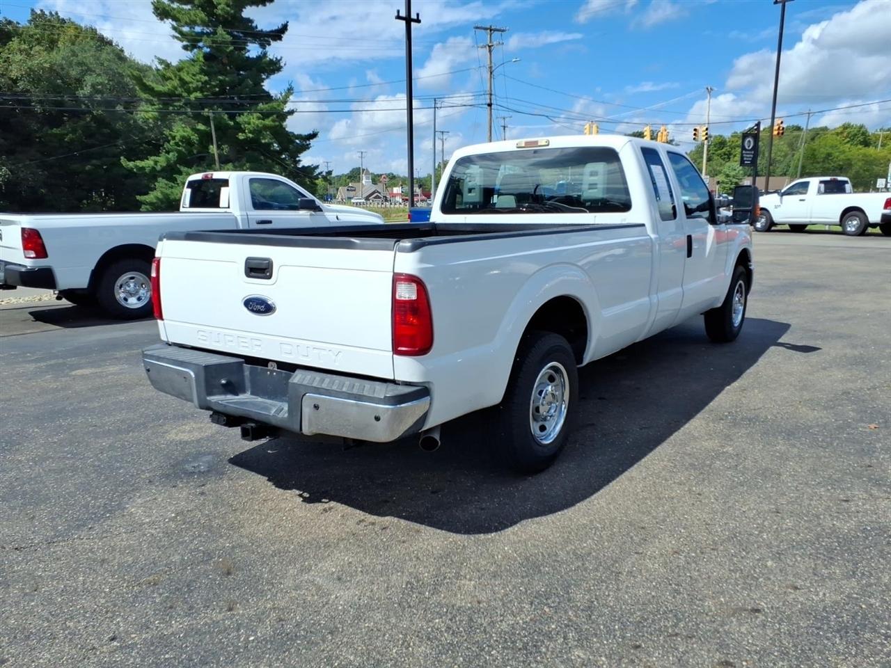 Ford Super Duty F-250 SRW 2WD SuperCab 142" XLT 2015