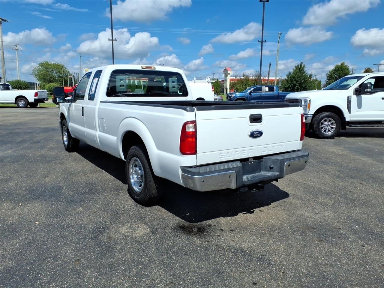 Ford Super Duty F-250 SRW 2WD SuperCab 142" XLT 2015