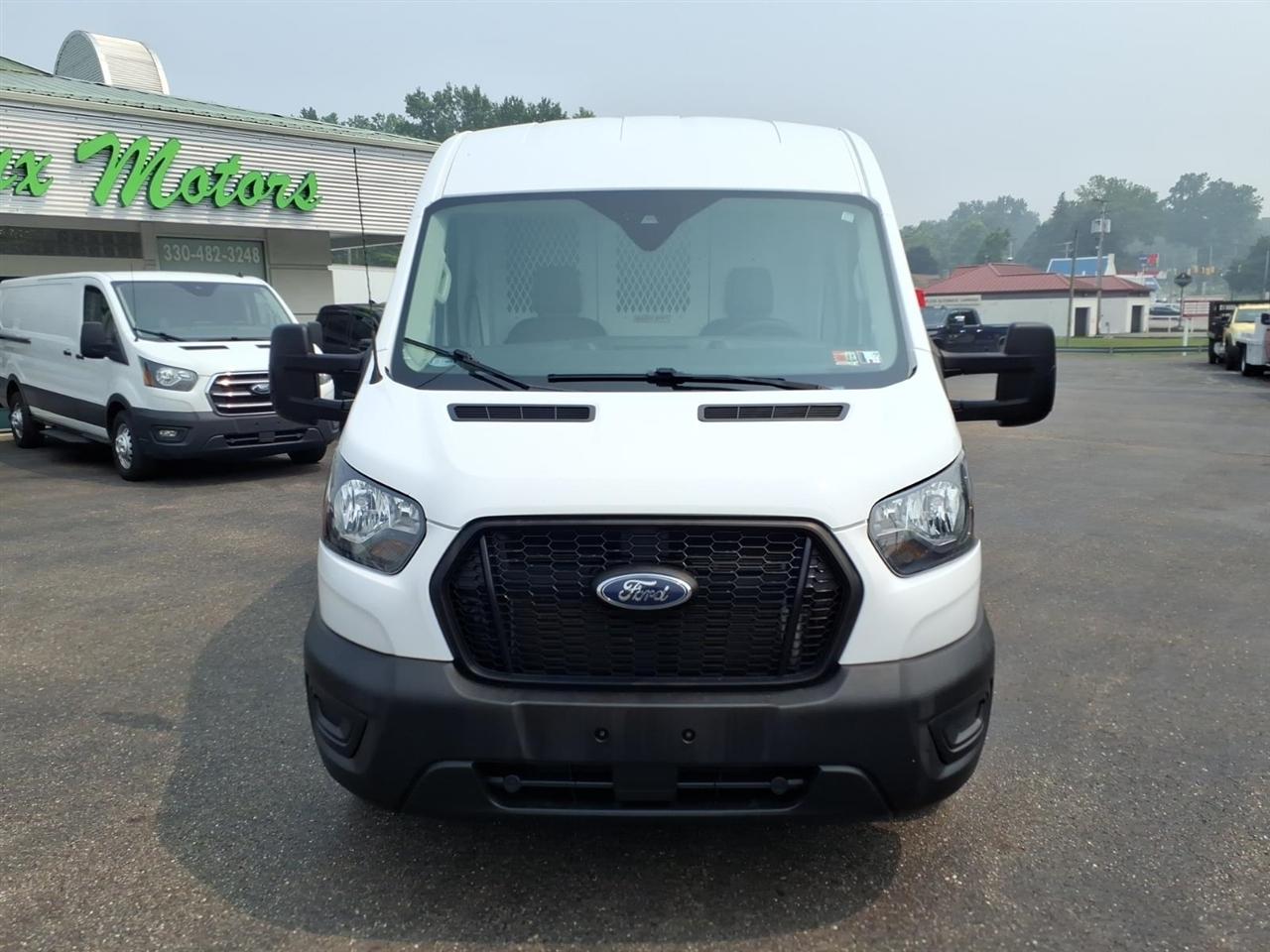 Ford Transit Cargo Van T-250 130" Med Rf 9070 GVWR RWD 2021