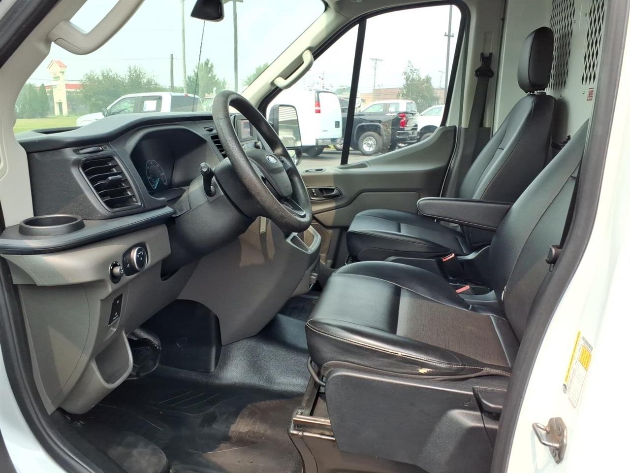 Ford Transit Cargo Van T-250 130" Med Rf 9070 GVWR RWD 2021