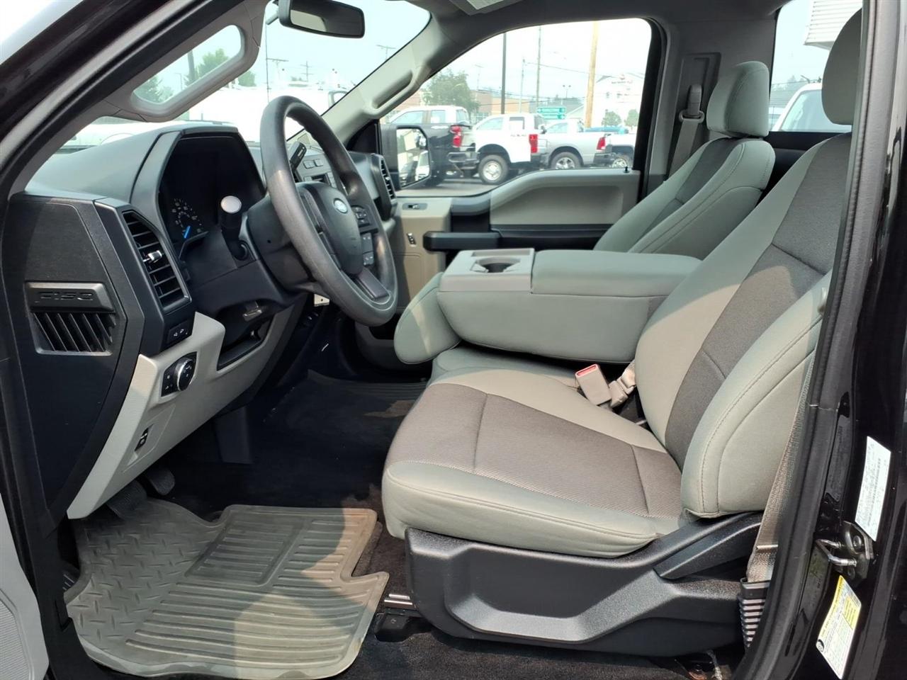 Ford F-150 4WD Reg Cab 141" XLT 2016
