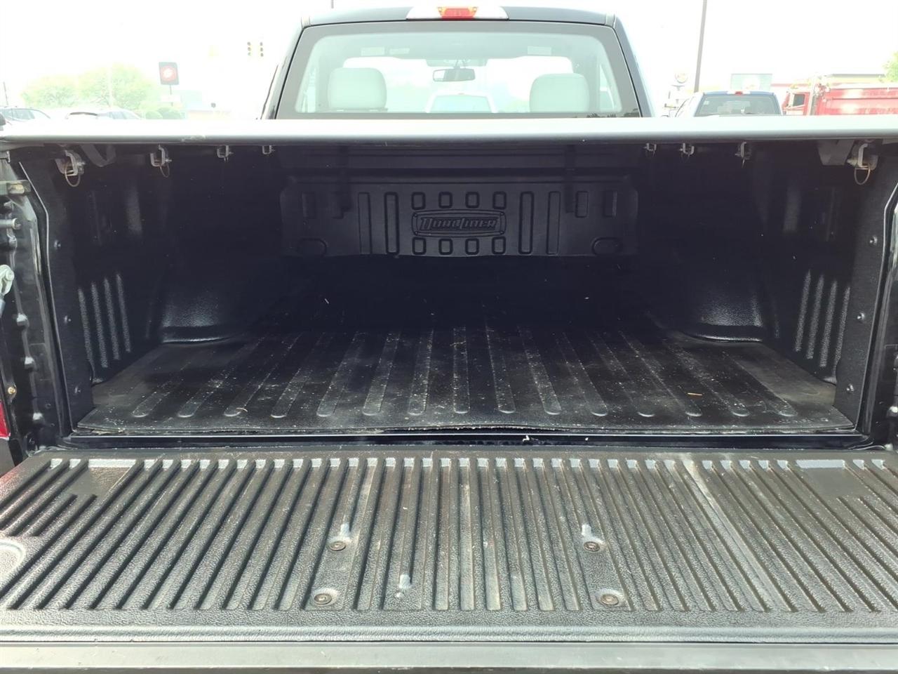 Ford F-150 4WD Reg Cab 122.5" XL 2016