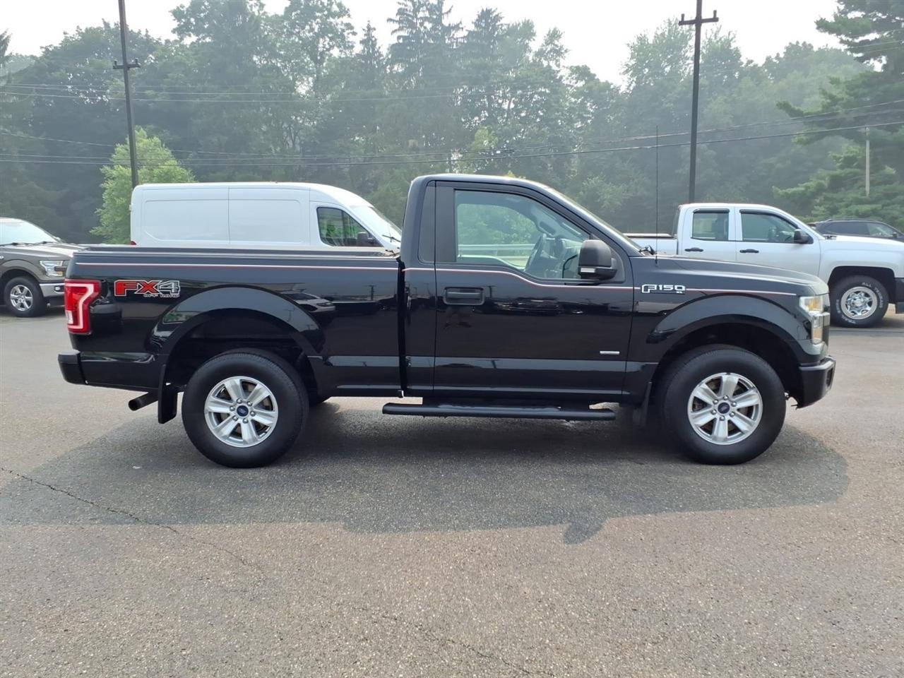Ford F-150 4WD Reg Cab 122.5" XL 2016