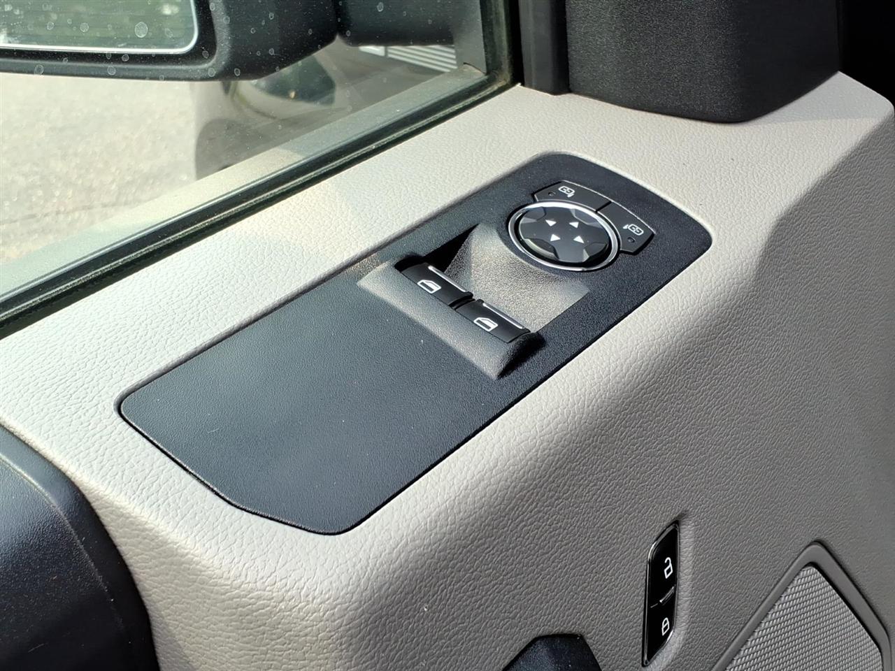 Ford F-150 4WD Reg Cab 122.5" XL 2016