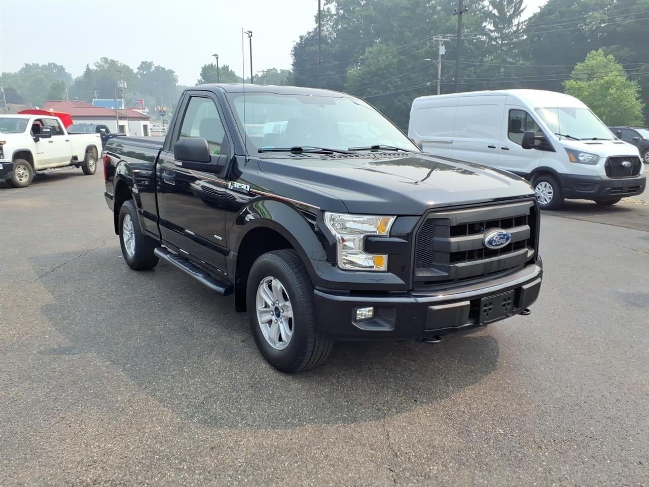Ford F-150 4WD Reg Cab 122.5" XL 2016