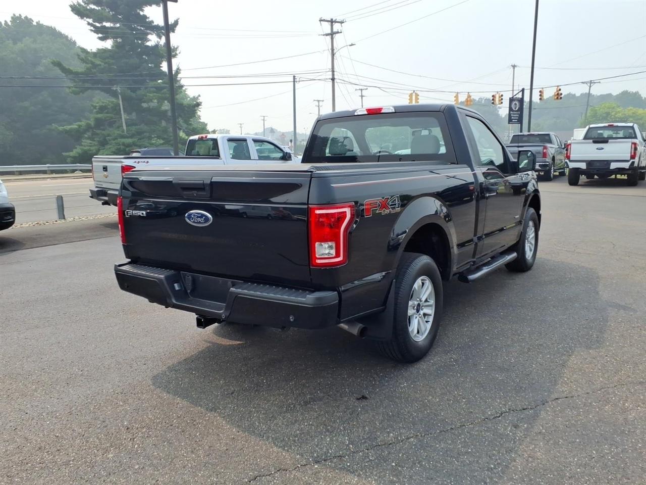 Ford F-150 4WD Reg Cab 122.5" XL 2016
