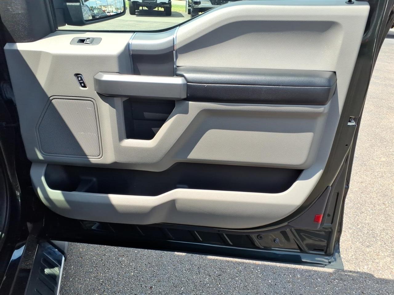 Ford F-150 4WD SuperCab 145" XLT 2016