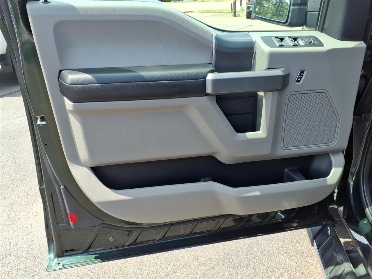 Ford F-150 4WD SuperCab 145" XLT 2016