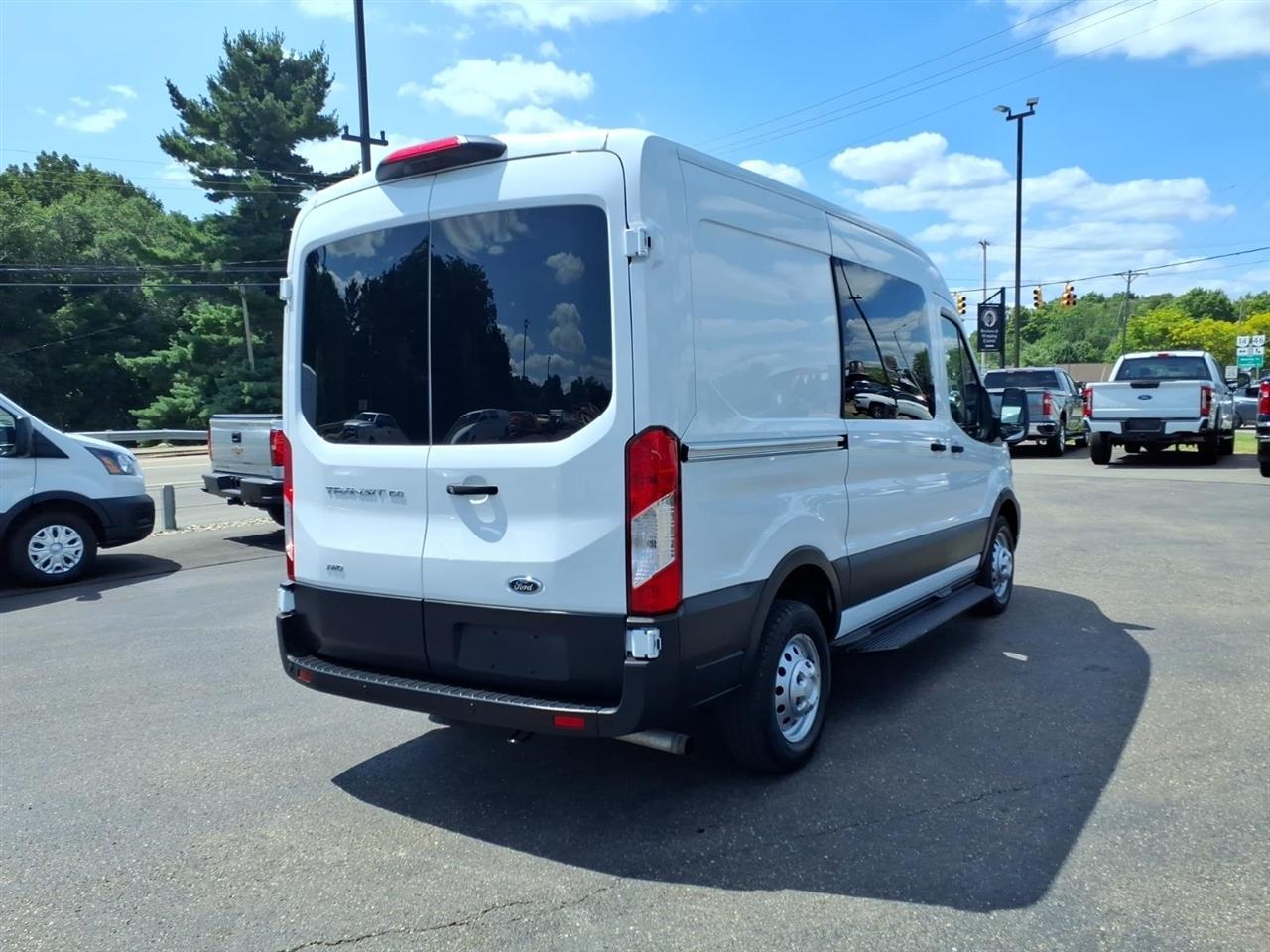 Ford Transit Cargo Van T-150 130" Med Rf 8670 GVWR AWD 2021