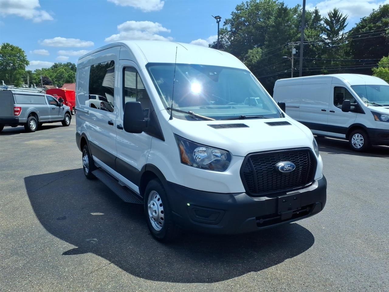 Ford Transit Cargo Van T-150 130" Med Rf 8670 GVWR AWD 2021
