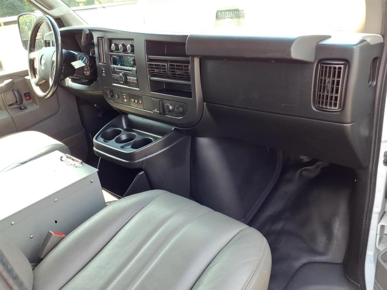 Chevrolet Express Cargo Van RWD 3500 155" 2018