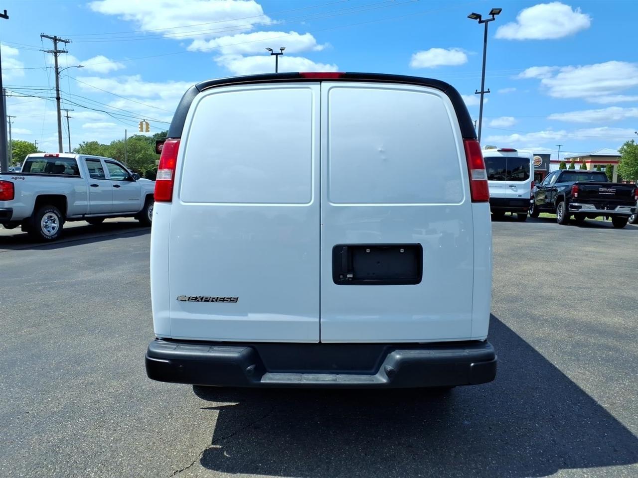 Chevrolet Express Cargo Van RWD 3500 155" 2018