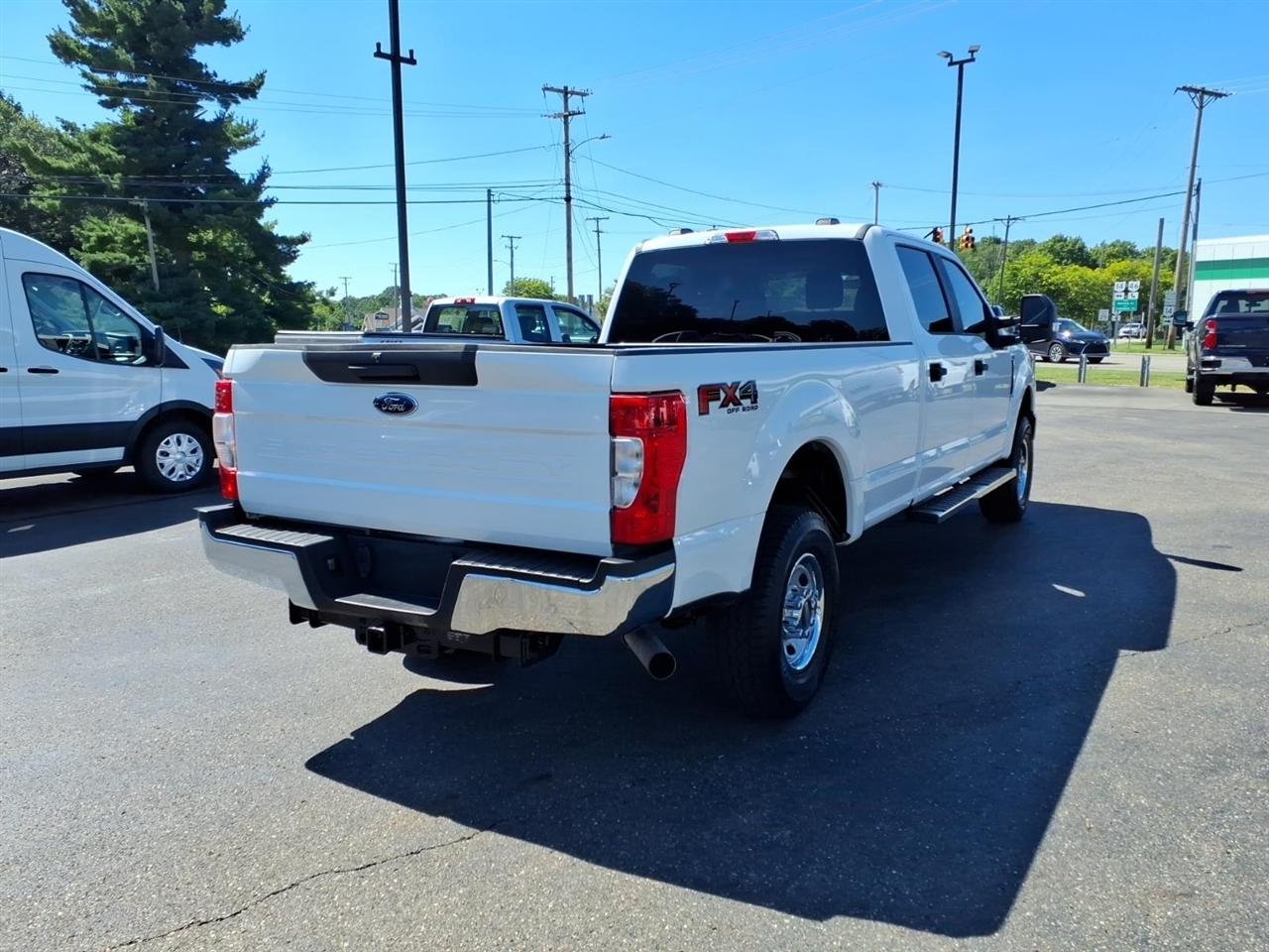 Ford Super Duty F-250 SRW XL 4WD Crew Cab 6.75' Box 2022